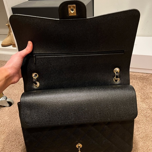 Chanel Maxi Flap - Picture 12 of 12